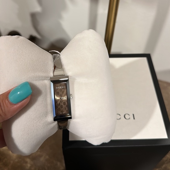 Gucci watch brand new in box - Picture 1 of 3